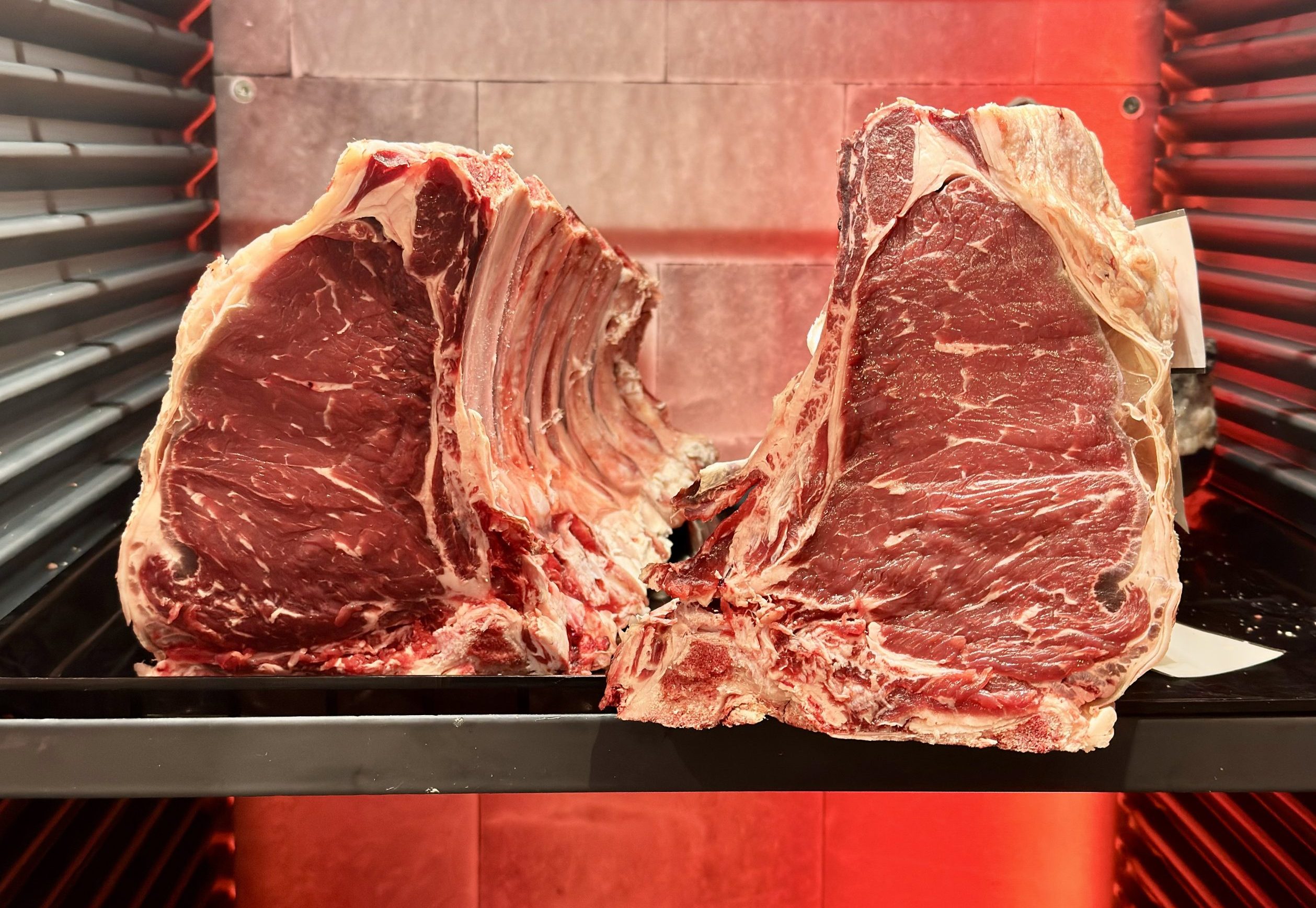 dry-aged steak s kostjo